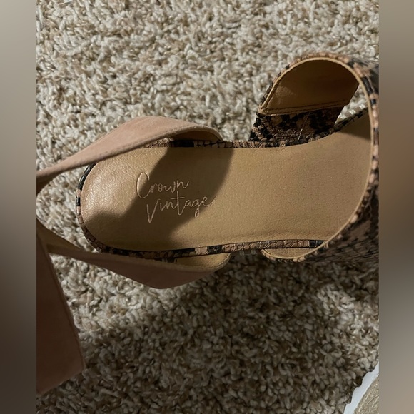 NWOT Crown Vintage Platform Sandal - Picture 4 of 6